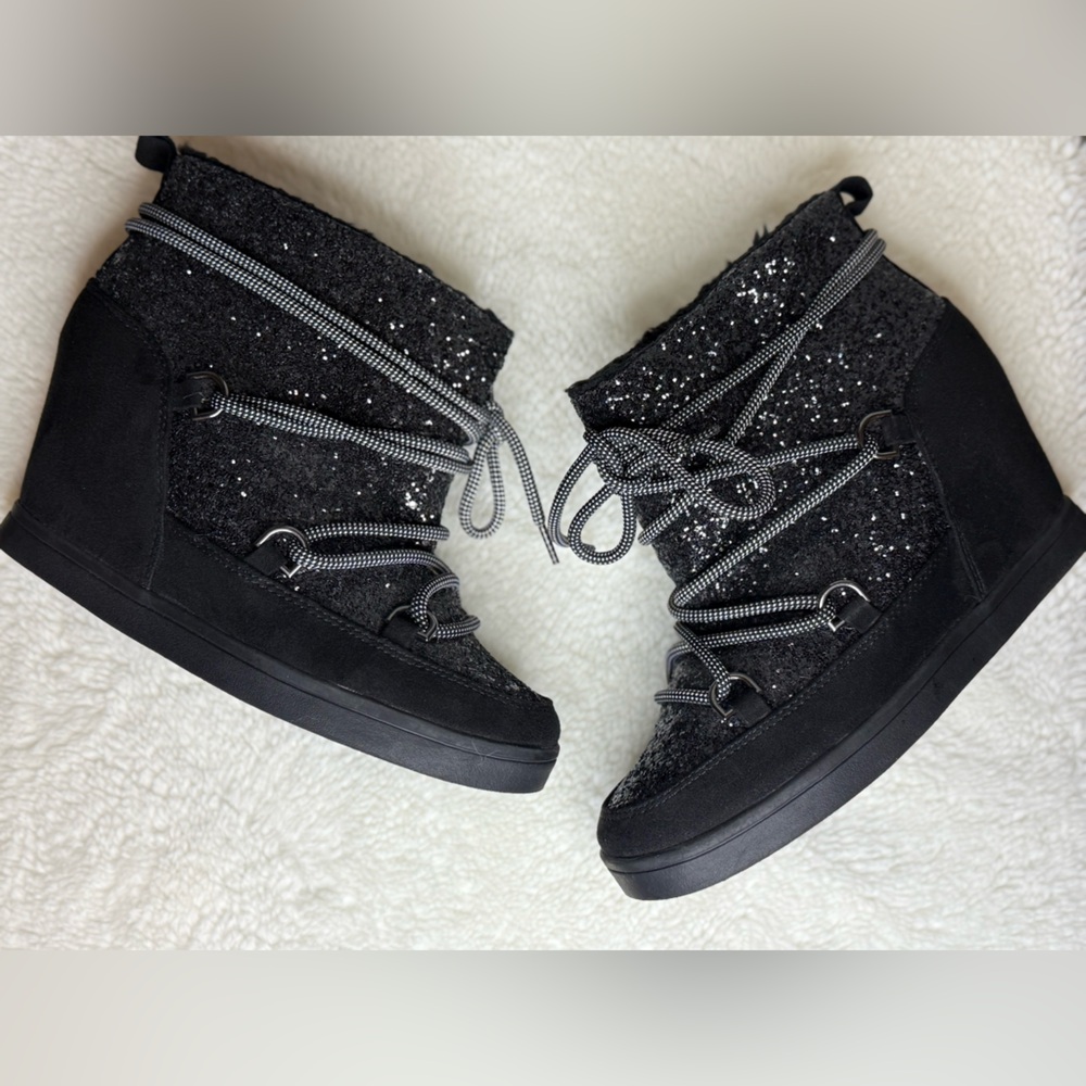 Juicy Couture Black Sequin Wedge Boots Women’s Size 7